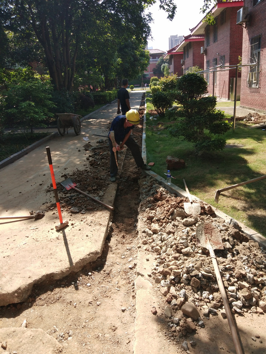 燃气管路管沟算帐及夯实_副本.jpg